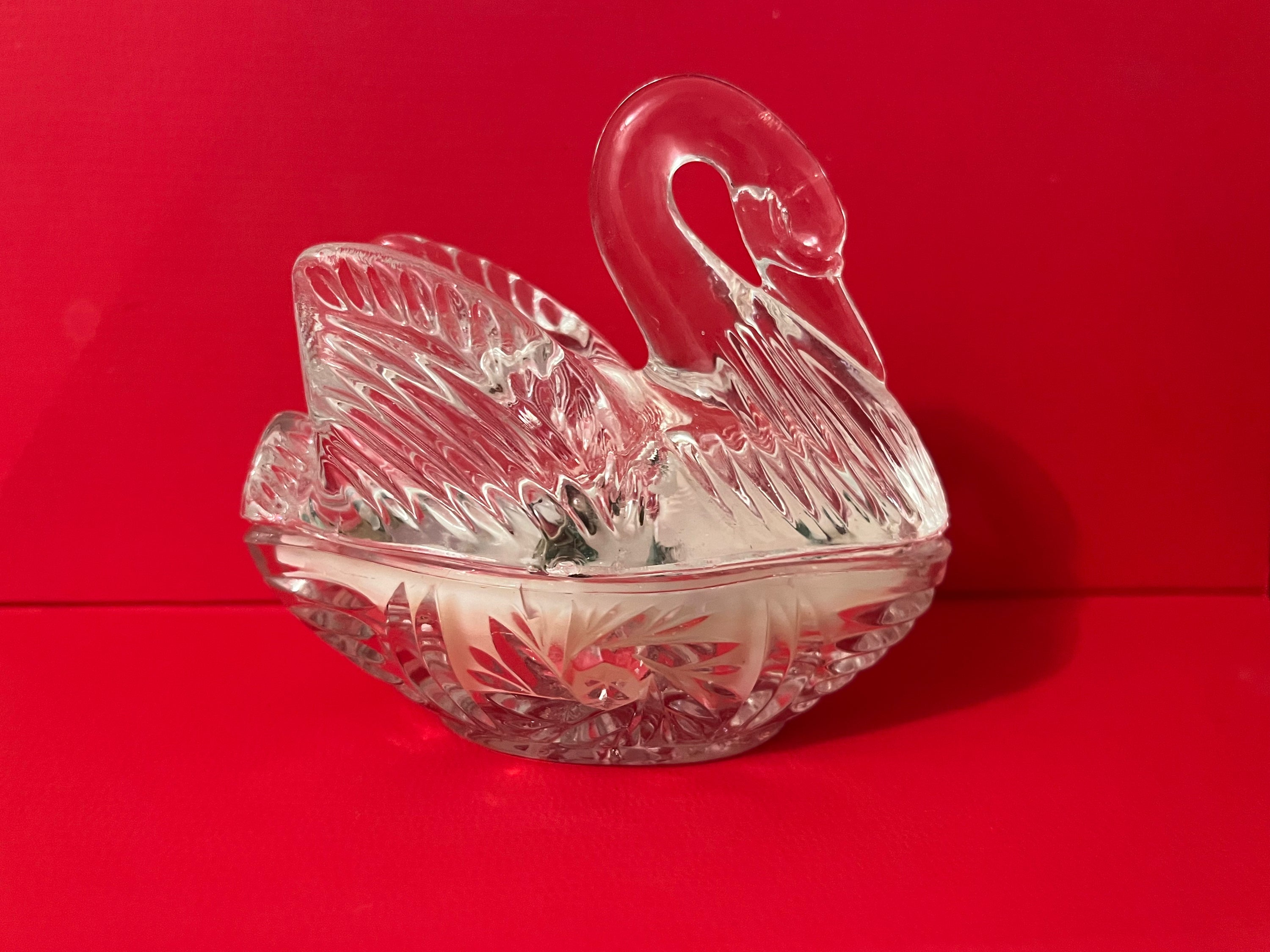 Phantom Quartz Swan Candle, photo 1 of 3